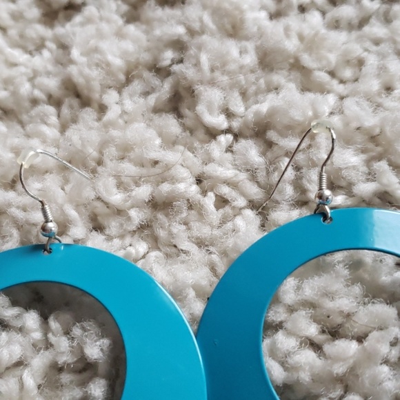 Loop earrings - Picture 3 of 3